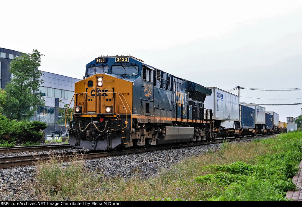 CSX 3433 on I-008